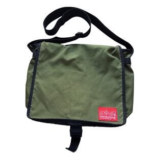 Manhattan Portage Crossbody Messenger Bag in Olive Green